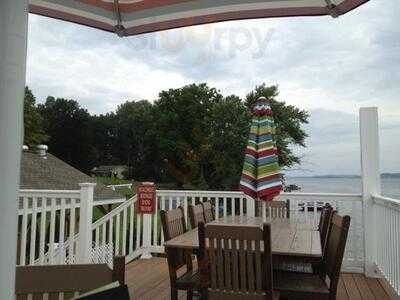 Wolffy's Grill & Marina, Seneca Falls