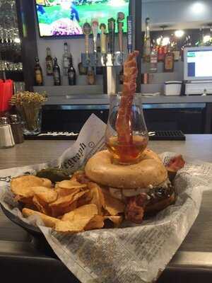 Lakes 23 Restaurant & Pub