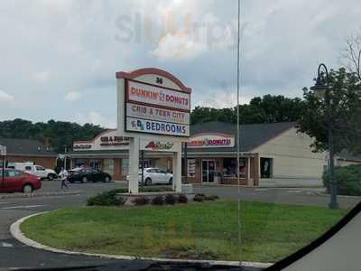 Dunkin', Pine Brook