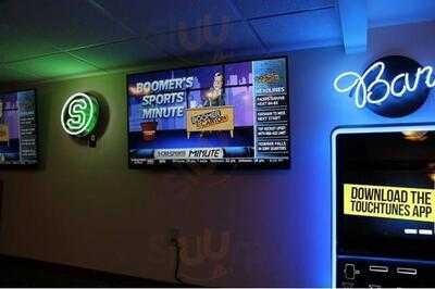 Red's Sports Bar and Grill, Middleville