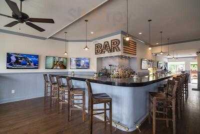 Breakers Sports Bar and Grill, Bayville