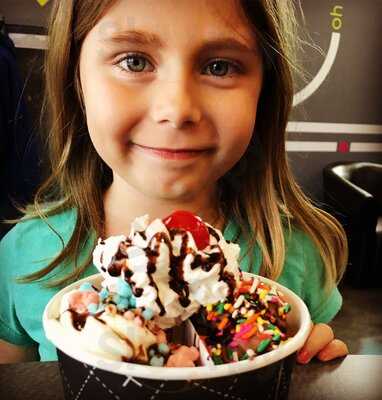 Di'lishi Frozen Yogurt Bar