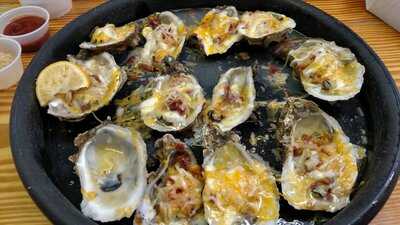 Lynn’s Quality Oysters