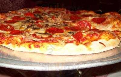 La Famiglia Original Italian Pizza