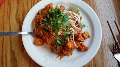 Thai Mii Up Thai/Lao Restaurant