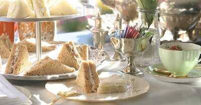 Skipperdee's Li'l Cupcake & Ice Cream Shop