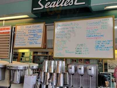 Lipkas Old Fashion Soda Fountain, Montague