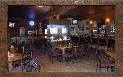 Mott Canyon Tavern & Grill