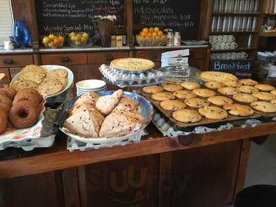 The Breeze & Castine Variety, Castine