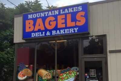 Mountain Lakes Bagel And Deli