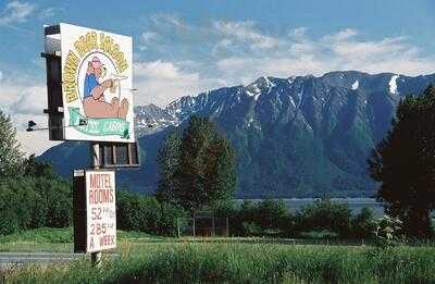 Brown Bear Saloon, Indian