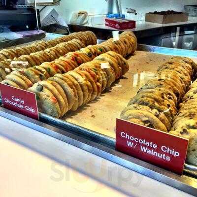 Diddy Riese Cookies