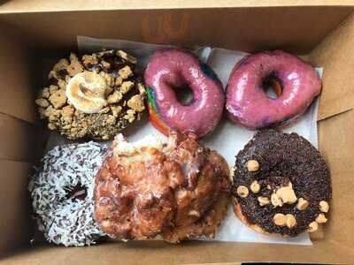 Holtmans Donuts