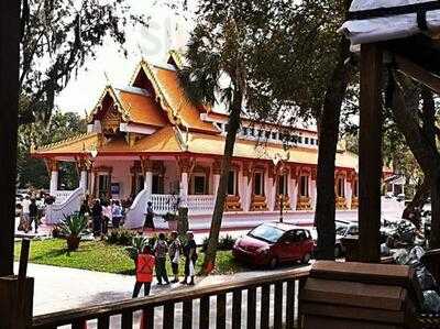 Wat Mongkolratanaram Thai Temple Sunday Market