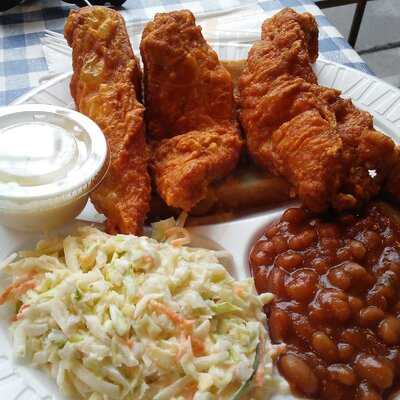 Gus's World Famous Fried Chicken