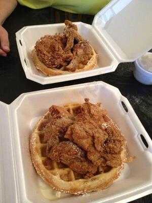 Mama E Wings And Waffle