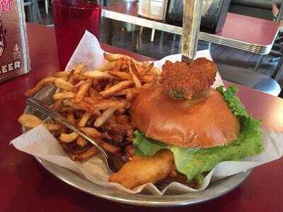 Stack'd Burger Bar, Milwaukee