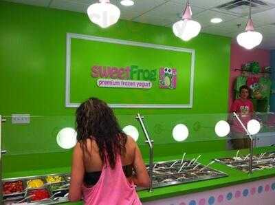 Sweet Frog Premium Frozen Yogurt, Virginia Beach