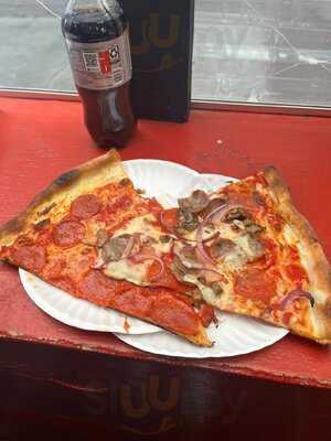 Joe's Pizza - Carmine St