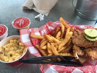 Hattie B's Hot Chicken, Atlanta