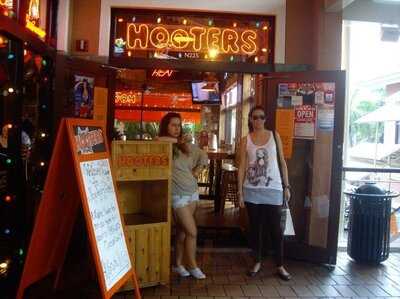 Hooters