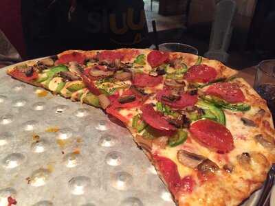 Boombozz Craft Pizza & Taphouse