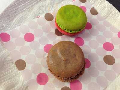 Le Macaron French Pastries