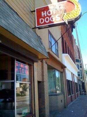 Old Fashion Hot Dogs, Cleveland