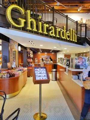 Ghirardelli Ice Cream and Chocolate Shop, Boston