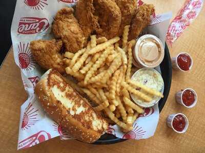 Raising Cane's, Minneapolis