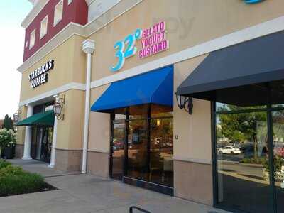 32 Degrees Frozen Yogurt menu