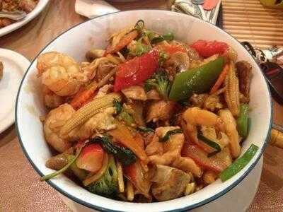 Drunken Noodles Taste of Thai, Saint Louis