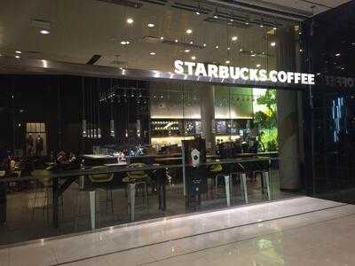 Starbucks - Planet Hollywood