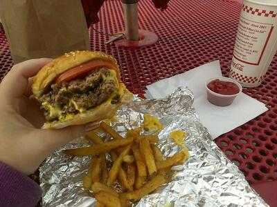 Five Guys, Saint Louis