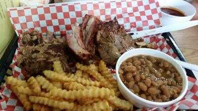 Ms. Piggies Smokehouse, Saint Louis