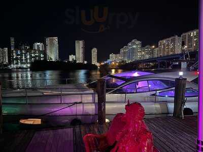 Lique Miami Restaurant & Lounge