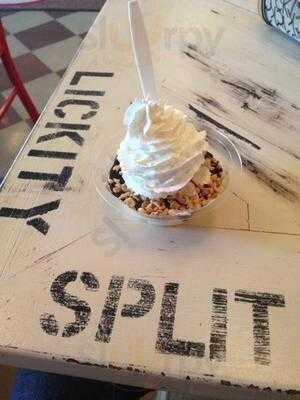 Lickity Split Frozen Custard & Sweets LLC, Chicago