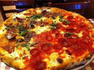 Peppino's Brick Oven Pizza & Restaurant, Brooklyn