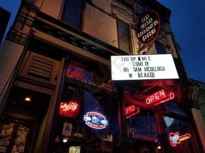 Up and Under Pub, Milwaukee