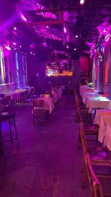 Rulay Lounge Bar & Restaurant, Bronx