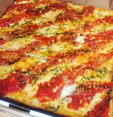 Nino's Pizza, Brooklyn