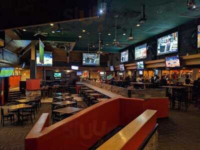 Uptown Sports Bar & Grill