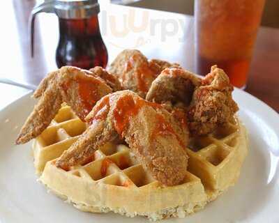 Eddy's Chicken And Waffles