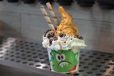 Monster Yogurt, Dallas