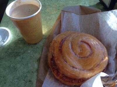 Twin Donuts, Boston