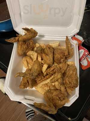 Golden Chicken & Seafood, Milwaukee