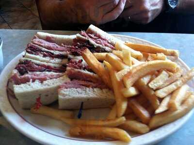 Kouros Bay Diner, Brooklyn