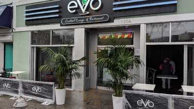 Evo Cocktail Lounge & Restaurant, Bronx