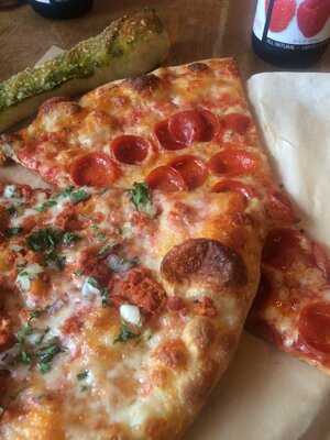 HOTLIPS Pizza - Hollywood, Portland