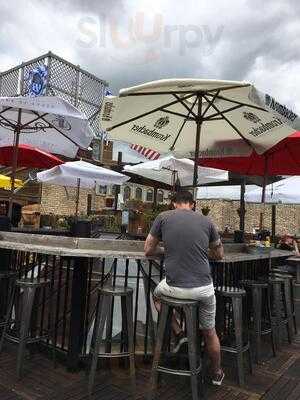 Gene's Rooftop Beer and Wine Garden, Chicago